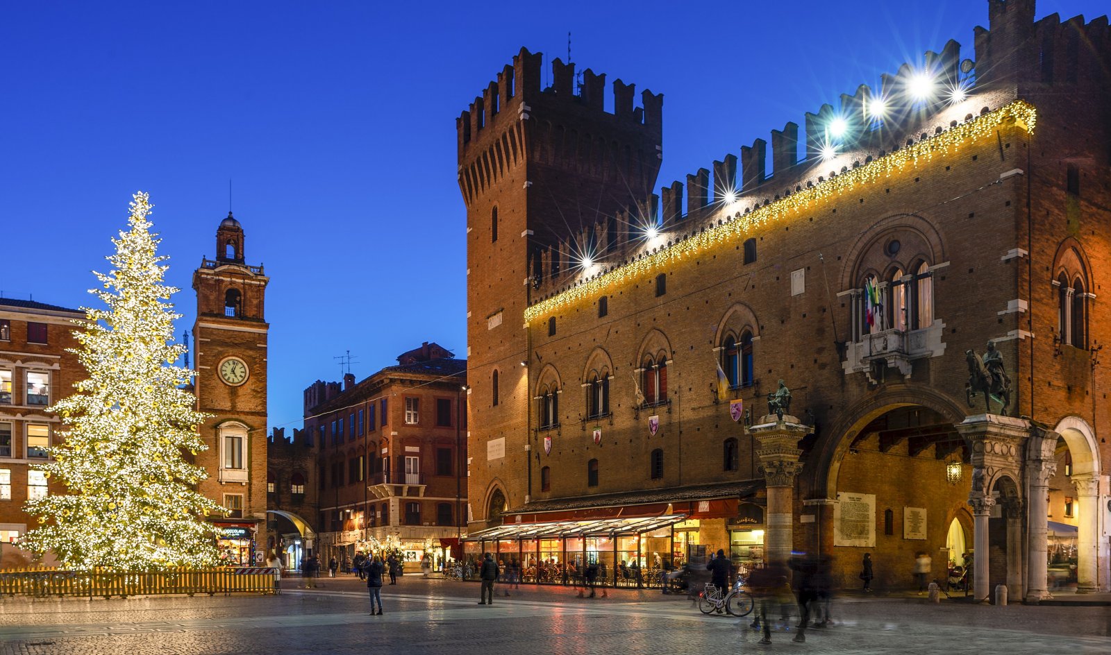 SOLD OUT GITA GIORNALIERA DI NATALE A FERRARA CON VISITA GUIDATA ALLA MOSTRA DA MONET A VAN GOGH AL PALAZZO DEI DIAMANTI  SABATO 12 DICEMBRE 2026